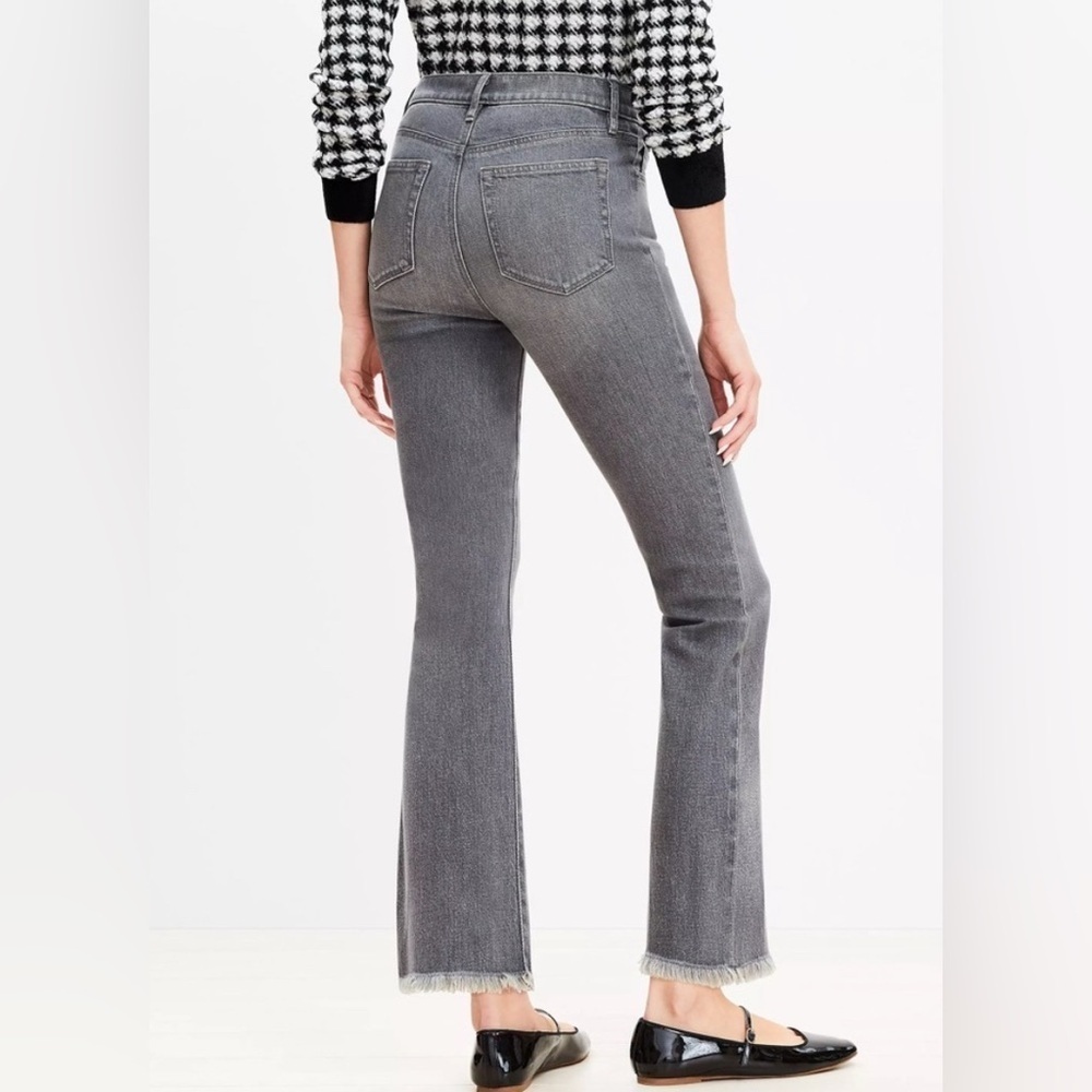 Loft ~ The Kick Crop flare denim jeans Women’s size 27/4 gray stretch raw hems